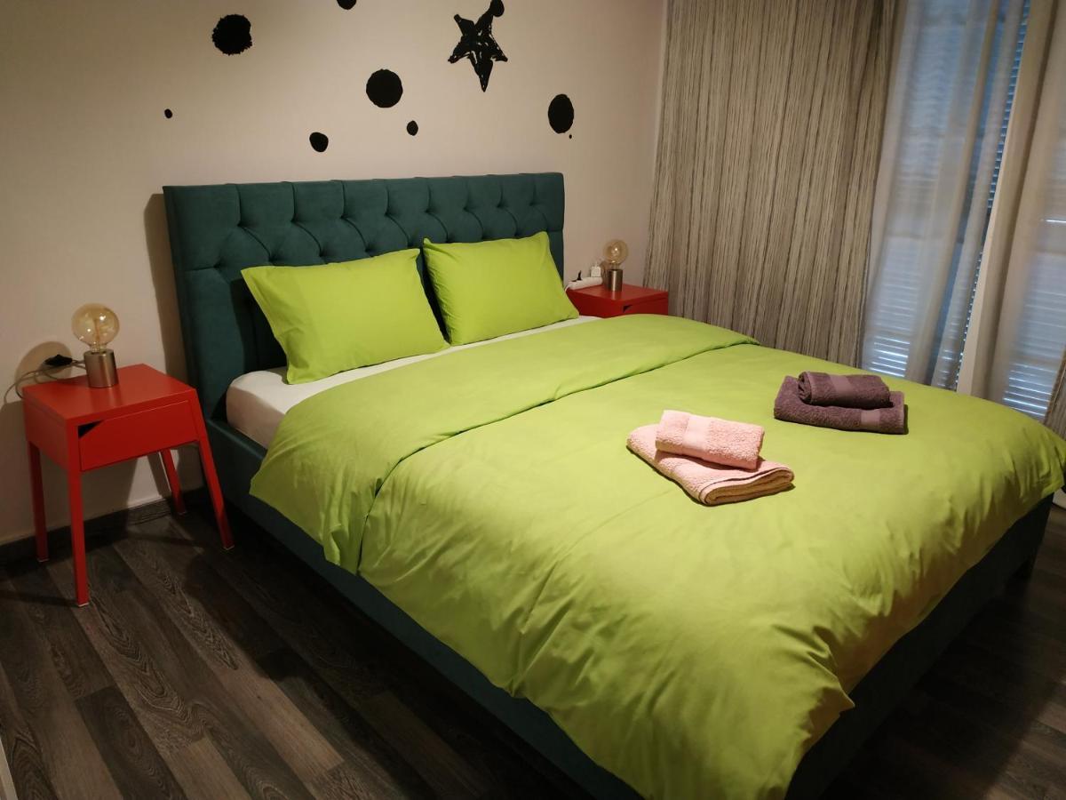 Cozy apartment near Metro station Agia Marina Atene Esterno foto