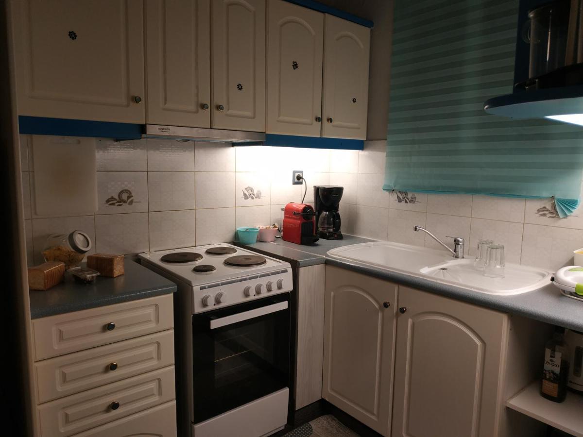 Cozy apartment near Metro station Agia Marina Atene Esterno foto
