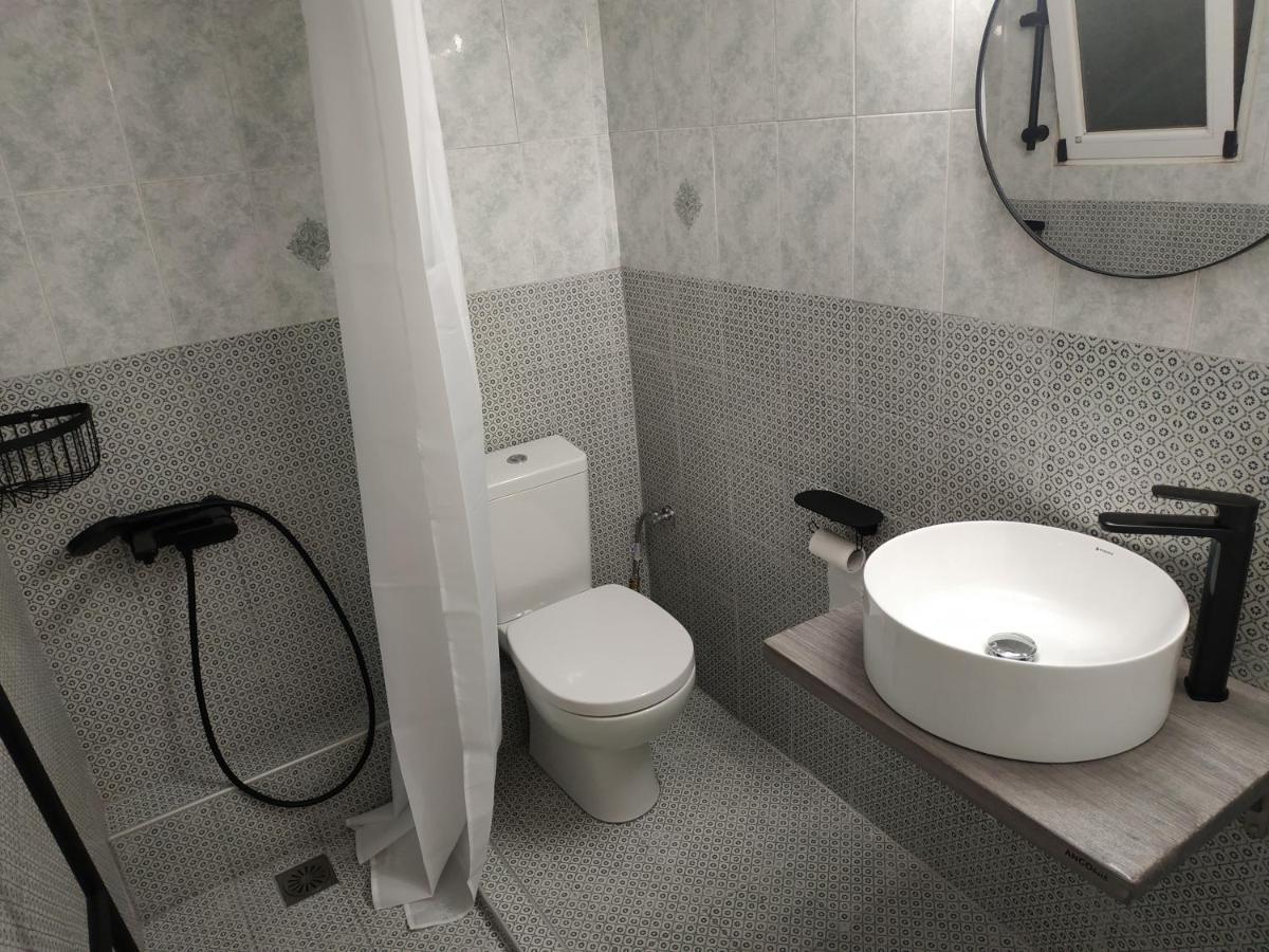Cozy apartment near Metro station Agia Marina Atene Esterno foto