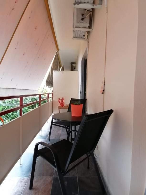 Cozy apartment near Metro station Agia Marina Atene Esterno foto