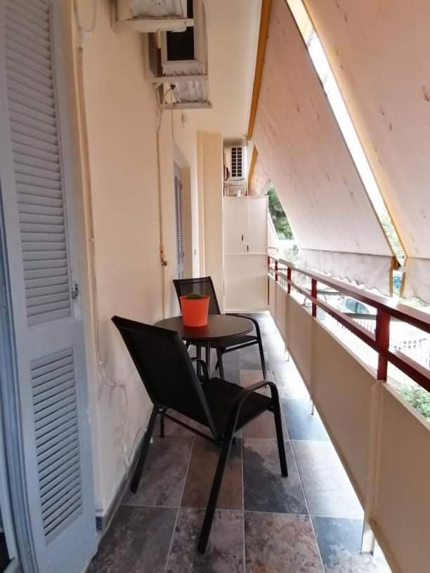 Cozy apartment near Metro station Agia Marina Atene Esterno foto