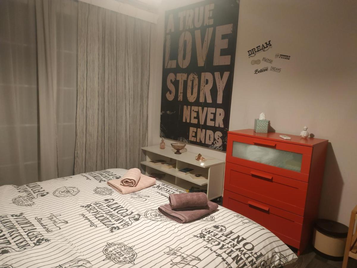 Cozy apartment near Metro station Agia Marina Atene Esterno foto