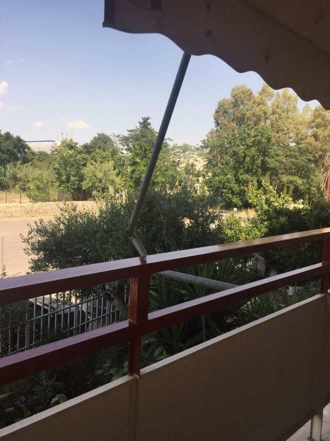 Cozy apartment near Metro station Agia Marina Atene Esterno foto